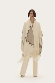 Ruana Ampi en Telar Manual